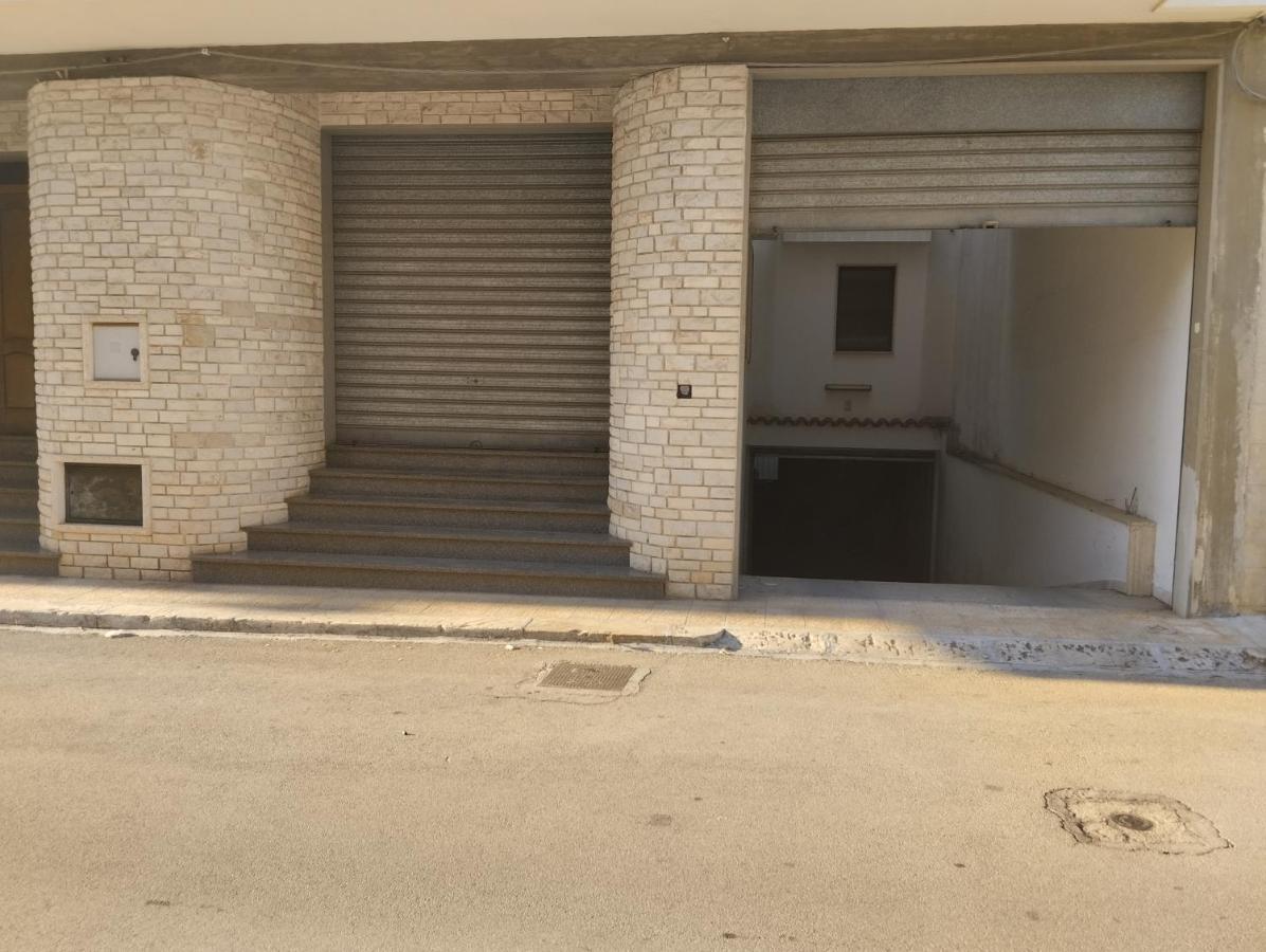 Favolosa Casa Con Terrazza, Idromassaggio, Cortile E Garage Auto Carovigno Bagian luar foto